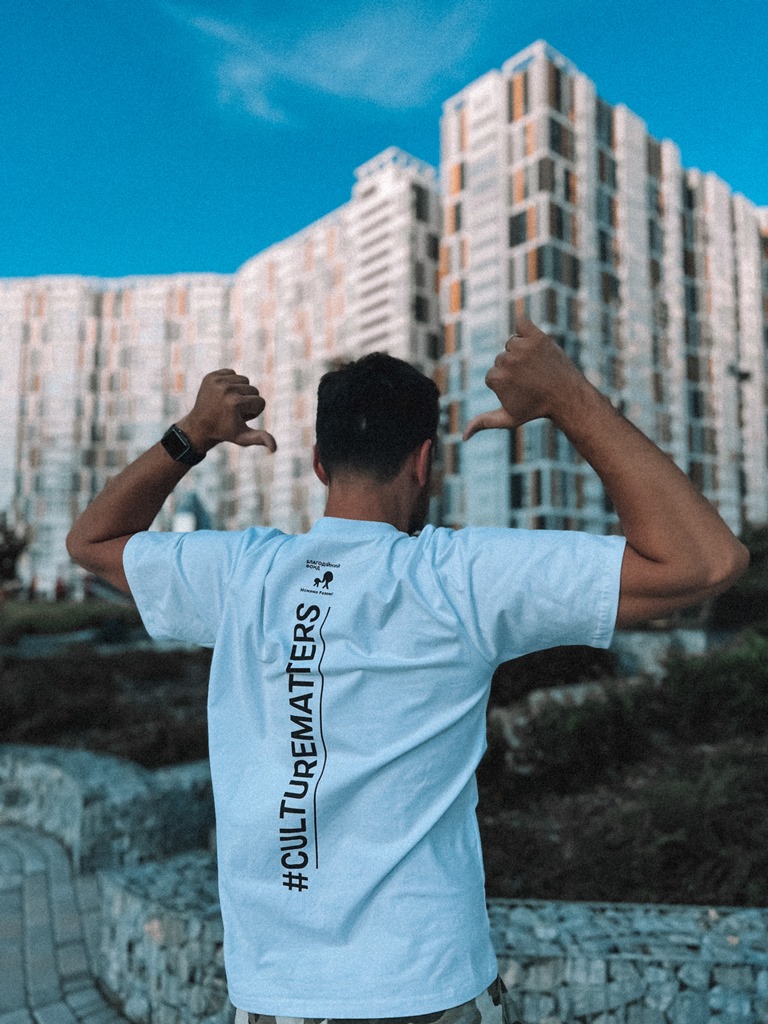 Астаф'єва, Пивоваров і навіть Міс Україна нарядилися у схожі футболки: навіщо зірки це зробили